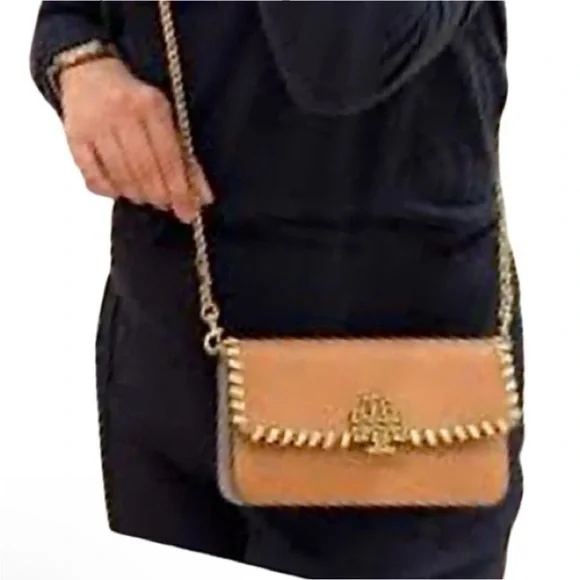 🆕- Tory Burch Britten Leather Crossbody/ Chain Wallet/Wristlet with Whipstitch. - Picture 3 of 14